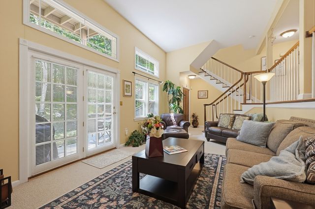 168 Upton St 11, Grafton, MA 01519