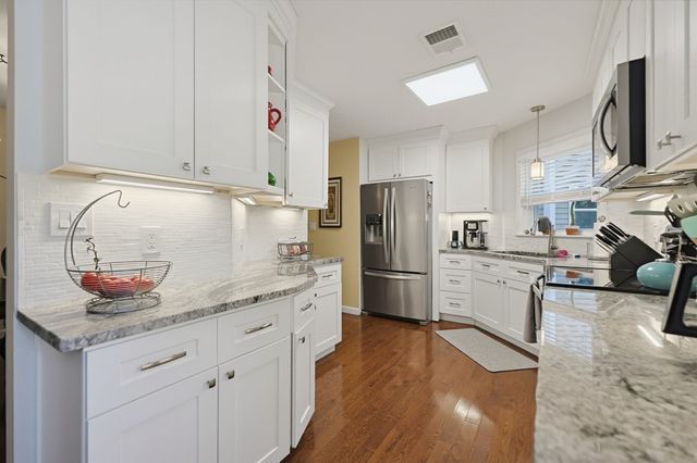 168 Upton St 11, Grafton, MA 01519