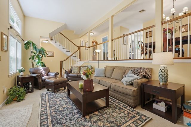 168 Upton St 11, Grafton, MA 01519