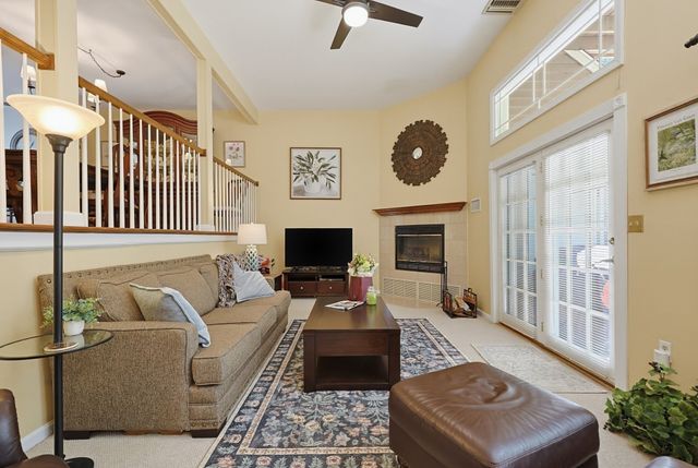 168 Upton St 11, Grafton, MA 01519