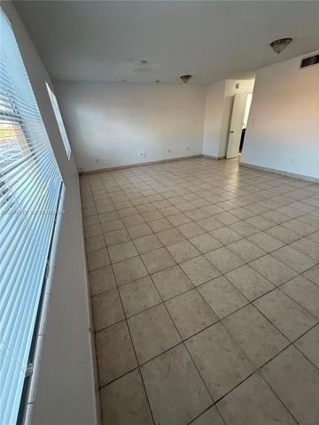 1305 W 53rd St 406, Hialeah, FL 33012