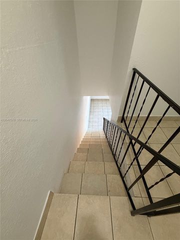 1305 W 53rd St 406, Hialeah, FL 33012
