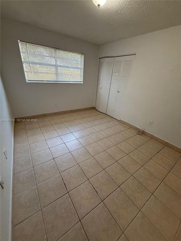 1305 W 53rd St 406, Hialeah, FL 33012