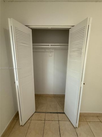 1305 W 53rd St 406, Hialeah, FL 33012