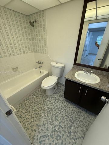 1305 W 53rd St 406, Hialeah, FL 33012