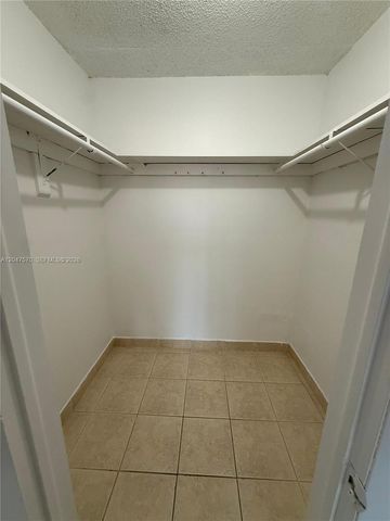 1305 W 53rd St 406, Hialeah, FL 33012