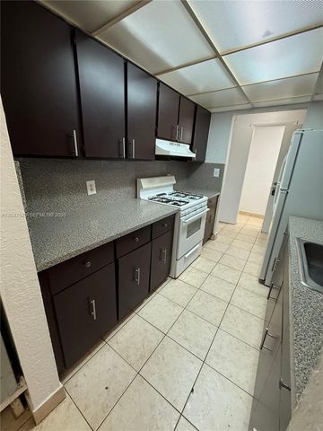 1305 W 53rd St 406, Hialeah, FL 33012