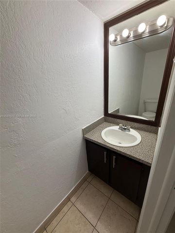 1305 W 53rd St 406, Hialeah, FL 33012