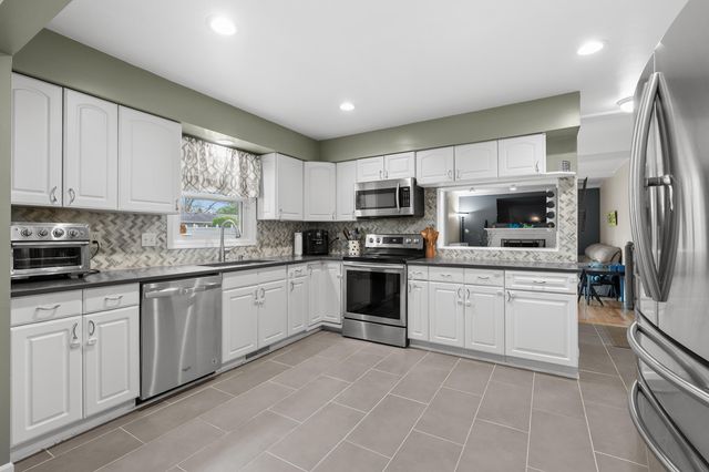 1527 Highgate Road, Kalamazoo, MI 49006