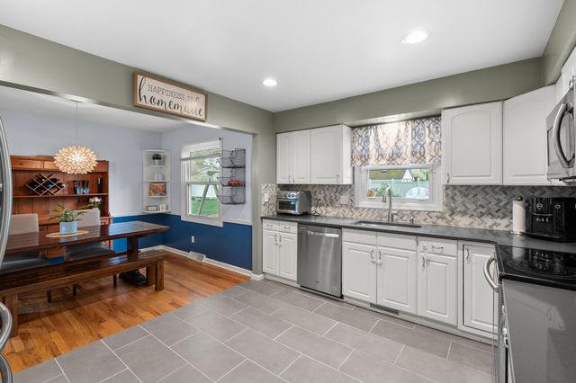 1527 Highgate Road, Kalamazoo, MI 49006