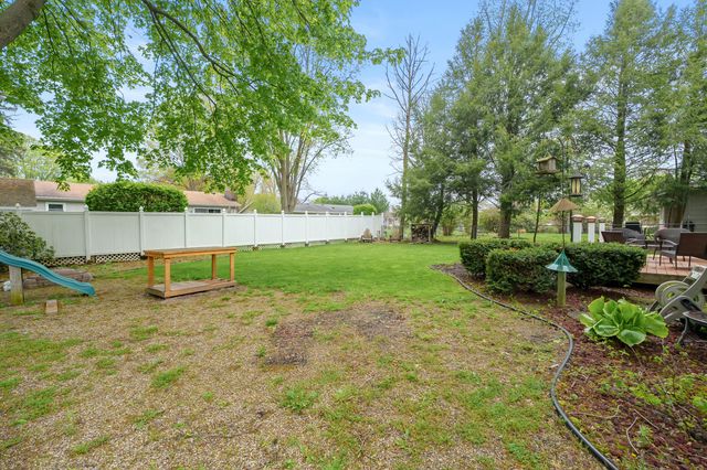 1527 Highgate Road, Kalamazoo, MI 49006