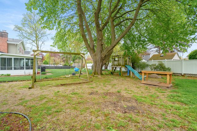 1527 Highgate Road, Kalamazoo, MI 49006