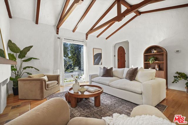 1238 N Isabel Street, Glendale, CA 91207