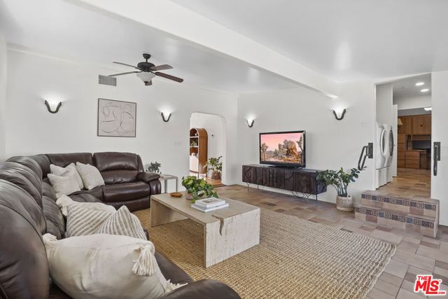 1238 N Isabel Street, Glendale, CA 91207