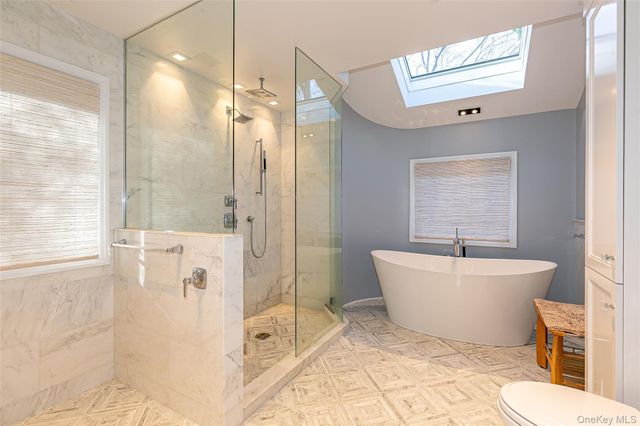 79 Meadow Woods Road, Great Neck, NY 11020