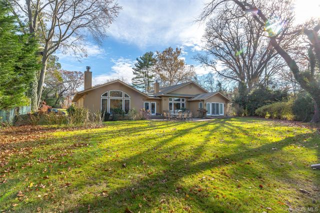 79 Meadow Woods Road, Great Neck, NY 11020