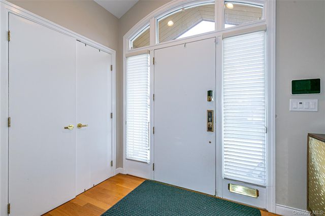 79 Meadow Woods Road, Great Neck, NY 11020