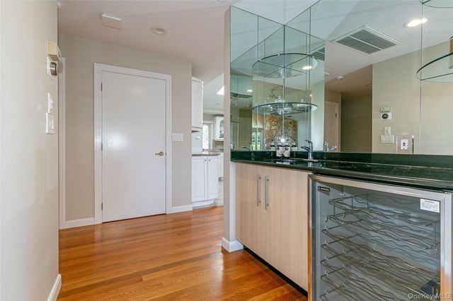 79 Meadow Woods Road, Great Neck, NY 11020