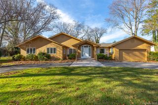 79 Meadow Woods Road, Great Neck, NY 11020