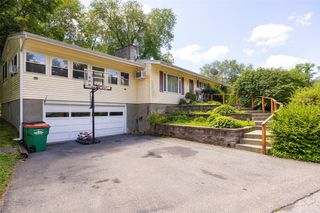 5 Norah Lane, Hyde Park, NY 12538