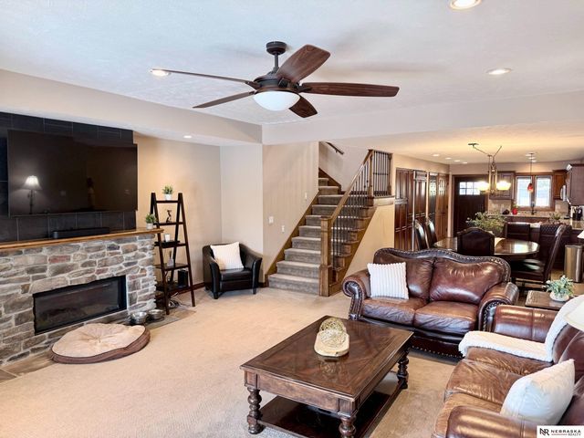 609 Pier 1, Lincoln, NE 68528