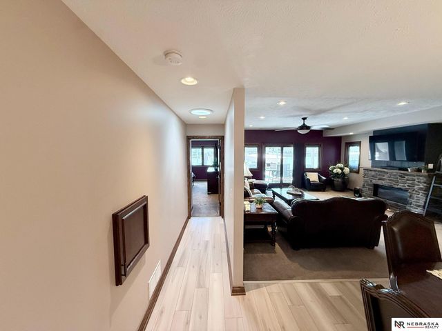 609 Pier 1, Lincoln, NE 68528
