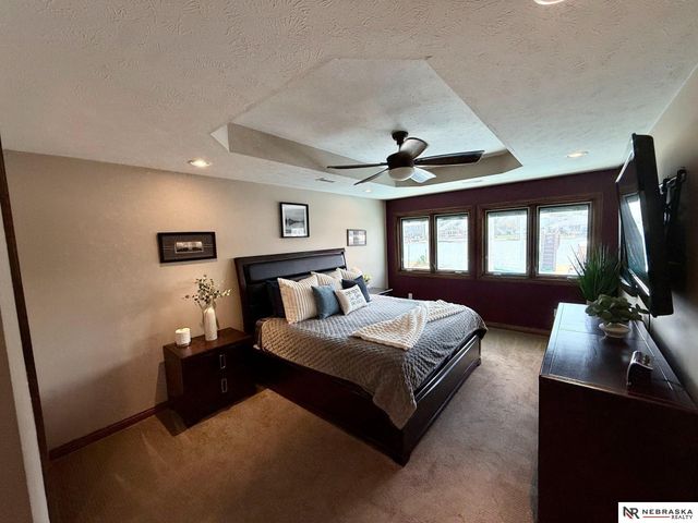 609 Pier 1, Lincoln, NE 68528