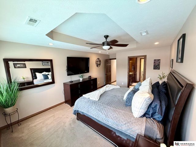 609 Pier 1, Lincoln, NE 68528