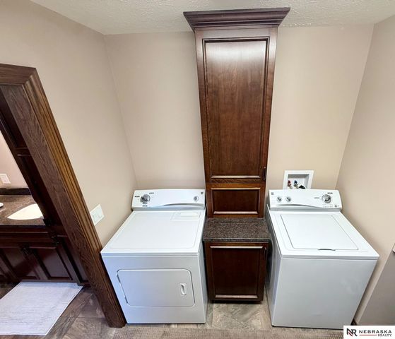 609 Pier 1, Lincoln, NE 68528
