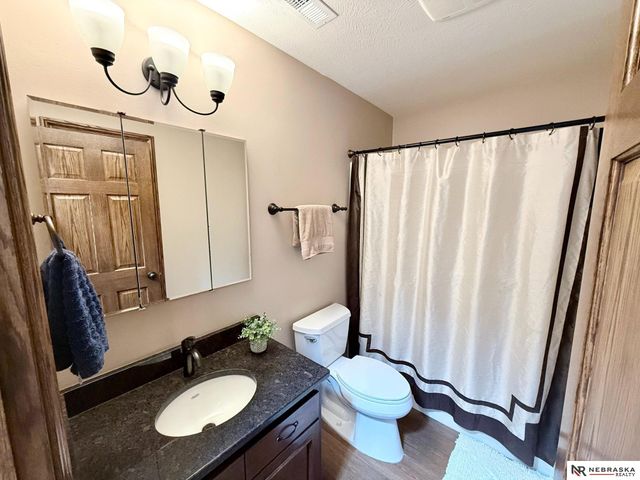 609 Pier 1, Lincoln, NE 68528