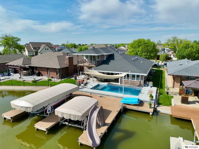 609 Pier 1, Lincoln, NE 68528