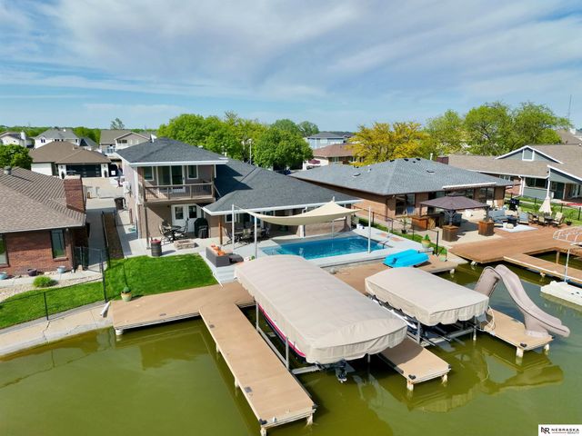 609 Pier 1, Lincoln, NE 68528