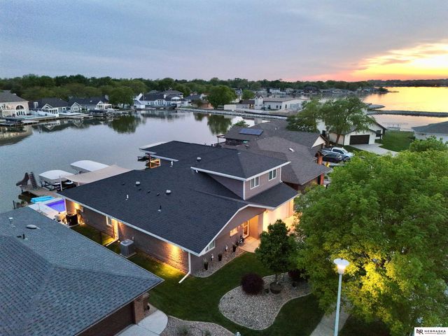 609 Pier 1, Lincoln, NE 68528