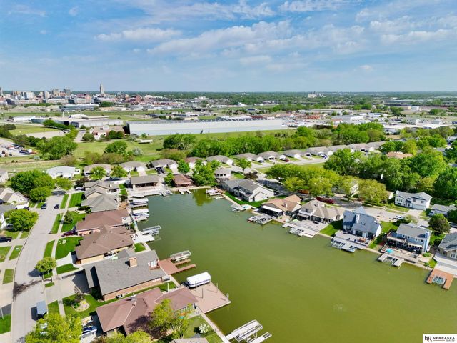 609 Pier 1, Lincoln, NE 68528