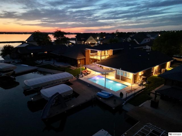 609 Pier 1, Lincoln, NE 68528