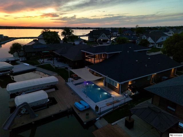 609 Pier 1, Lincoln, NE 68528