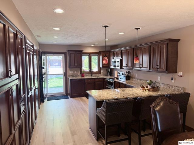 609 Pier 1, Lincoln, NE 68528