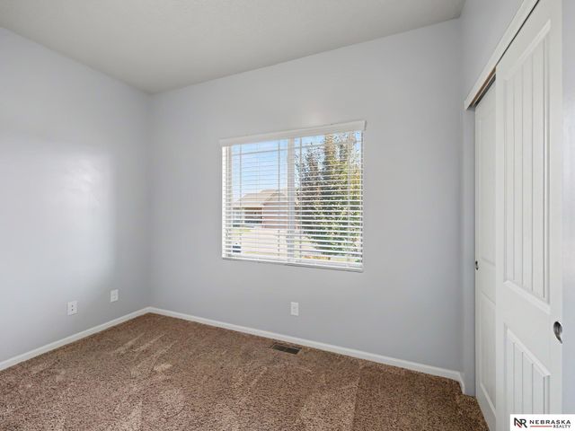 1807 Mayflower Road, Bellevue, NE 68123