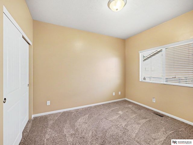 1807 Mayflower Road, Bellevue, NE 68123