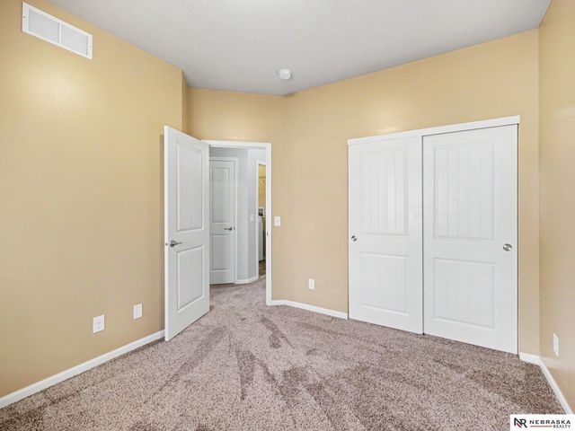 1807 Mayflower Road, Bellevue, NE 68123