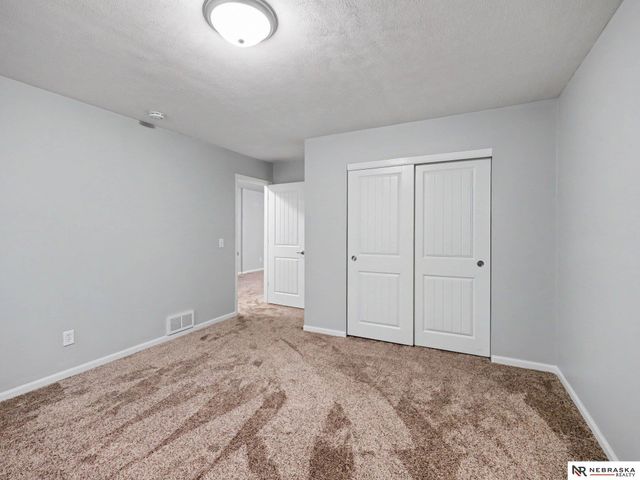 1807 Mayflower Road, Bellevue, NE 68123