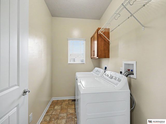 1807 Mayflower Road, Bellevue, NE 68123