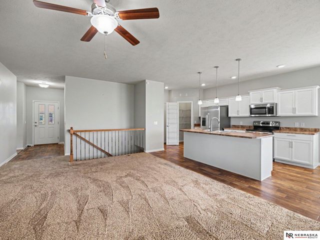1807 Mayflower Road, Bellevue, NE 68123