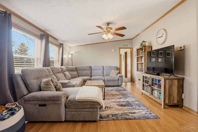130 S Miller Road, Saginaw, MI 48609
