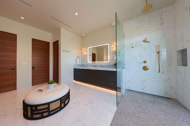 320 Luawai St, Lahaina, HI 96761