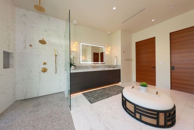 320 Luawai St, Lahaina, HI 96761