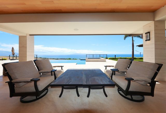 320 Luawai St, Lahaina, HI 96761