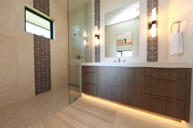 320 Luawai St, Lahaina, HI 96761