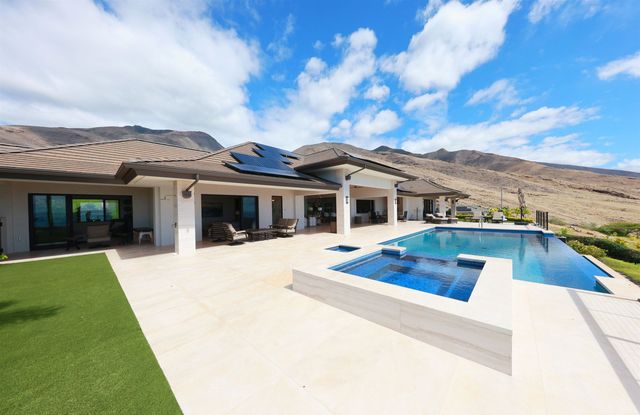 320 Luawai St, Lahaina, HI 96761
