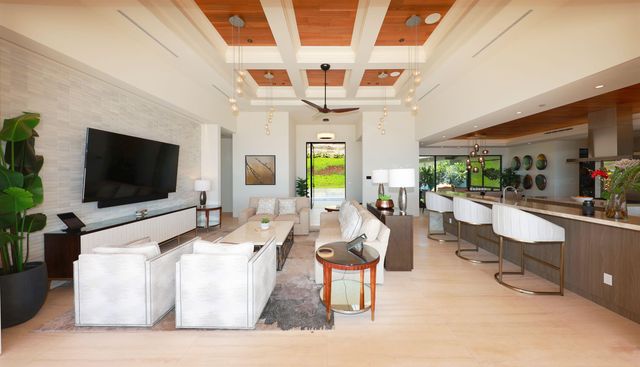 320 Luawai St, Lahaina, HI 96761